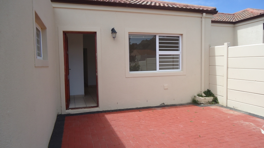 2 Bedroom Property for Sale in Admirals Park Western Cape